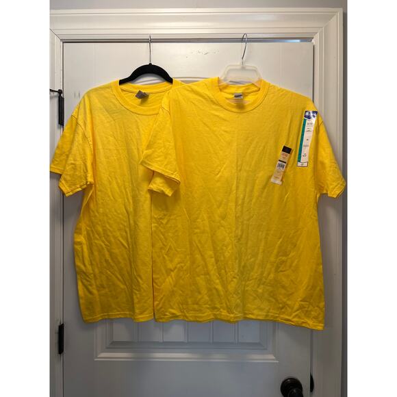 NWT Gildan Pack of 2 Men Heavy Cotton Crewneck Pullover Shirt Size L & XL Yellow - Picture 1 of 4